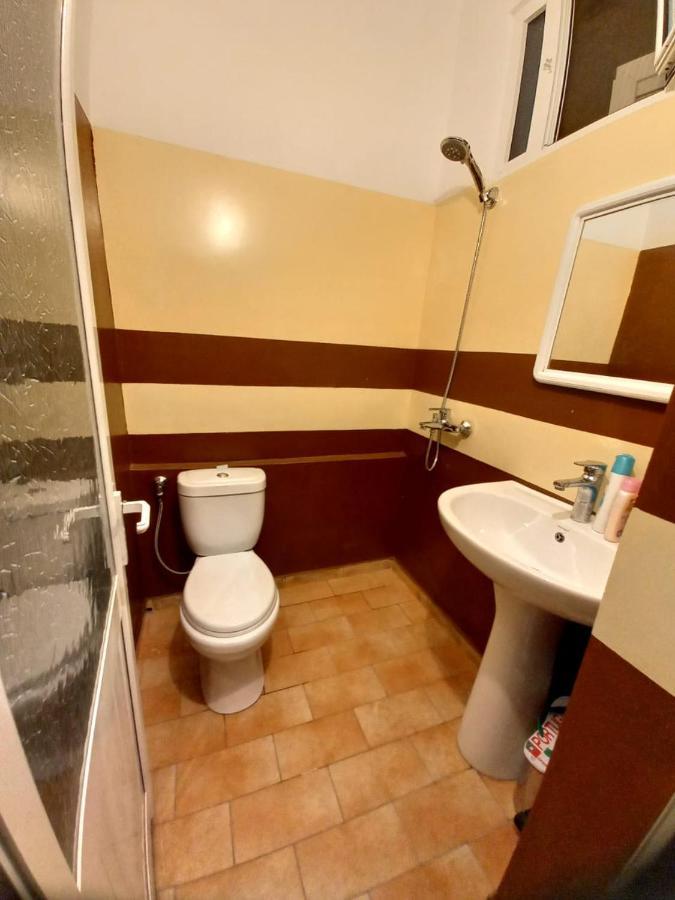 Manthoguesthouse Gjirokastër 外观 照片