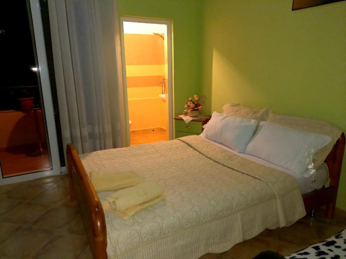 Manthoguesthouse Gjirokastër 外观 照片